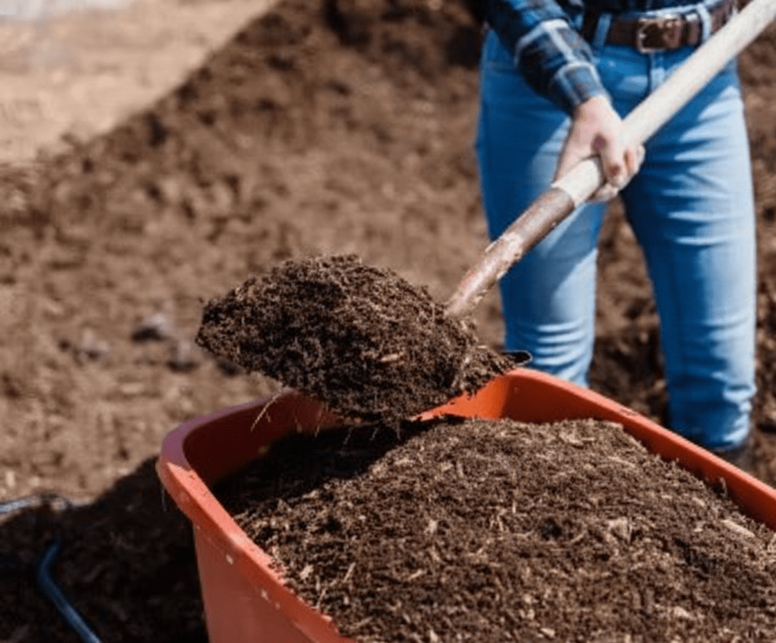 Hoeveel tuinaarde heb ik nodig? - Boomschors.nl